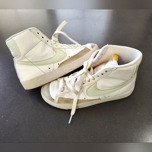 Nike Blazers Mid Light Green Women's Sz 6